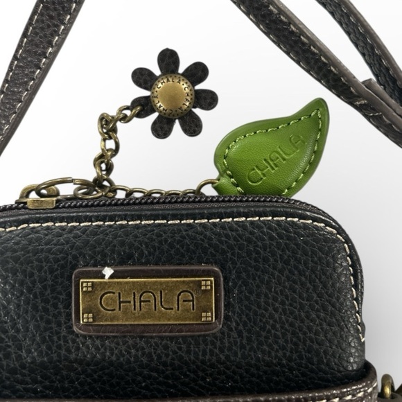 Chala Cardinal Cellphone Crossbody Handbag - Convertible Strap 5" x 7.5" x 1 - Picture 3 of 5